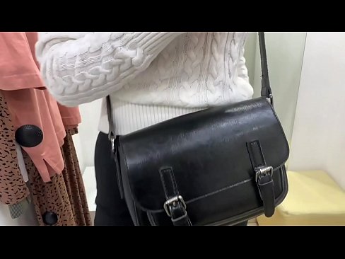 ❤️ Јавна мастурбација младе кучке ФералБерри са дилдом у соби за мерење ☑ Супер секс ат порн sr.hentaiser.ru ﹏